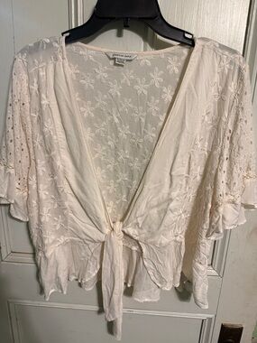 American Eagle Outfitters Cream Floral Embroidered Tie-Front Blouse